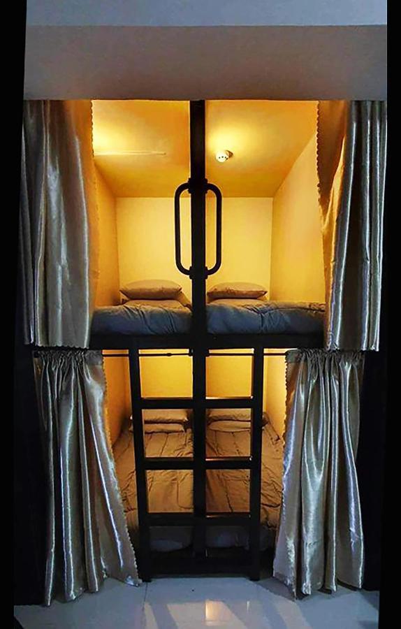 C Place - Capsule A Pasay Extérieur photo